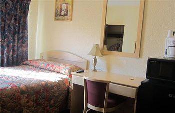 Traveler'S Hotel 萨利纳斯 外观 照片