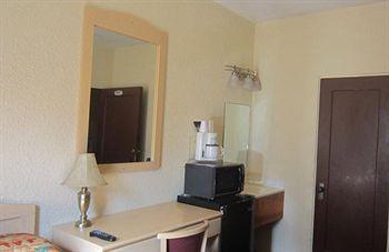 Traveler'S Hotel 萨利纳斯 外观 照片